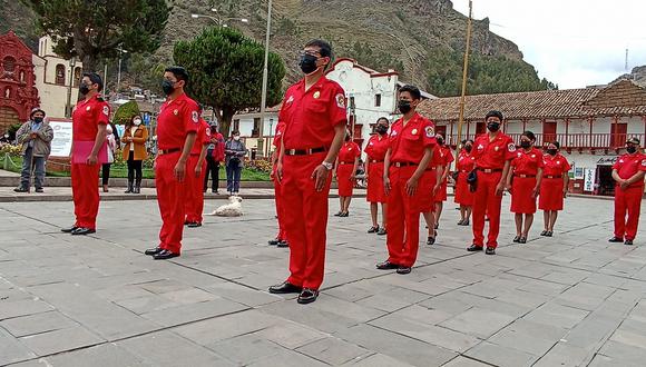 25 jóvenes son nuevos seccionarios de la Compañía de Bomberos de Huancavelica.