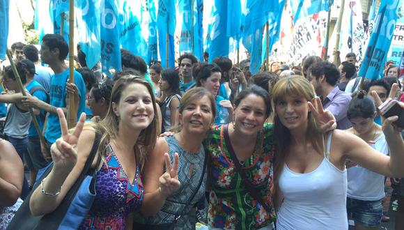 Argentina: Protesta contra despidos masivos de funcionarios públicos del Gobierno 