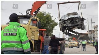 Chofer de auto queda herido al protagonizar múltiple choque en El Tambo (VIDEO)