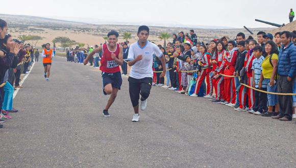 En carrera los escolares tradicionalmente corren desde la ciudad de Tacna hasta el sitio donde se libró la Batalla del Campo de la Alianza (1880) en la meseta del cerro Intiorko. (Foto: Difusión)