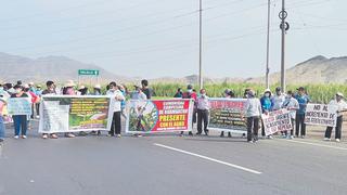 Manifestantes bloquean carreteras en Áncash