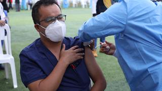 Solo un poco más de 574 mil peruanos ya fueron inmunizados contra el COVID-19 en casi dos meses de proceso