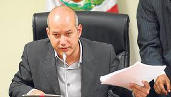 Sergio Tejada niega negociación con el PPC