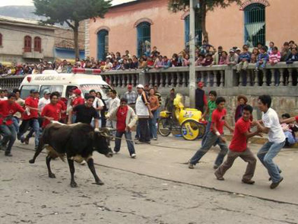 Miles esperan el 'Jala Toro' por Sábado de Gloria en Ayacucho