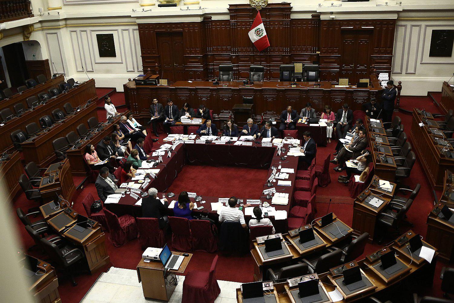 Constitución recomienda archivar proyecto para declarar en emergencia el Ministerio Público