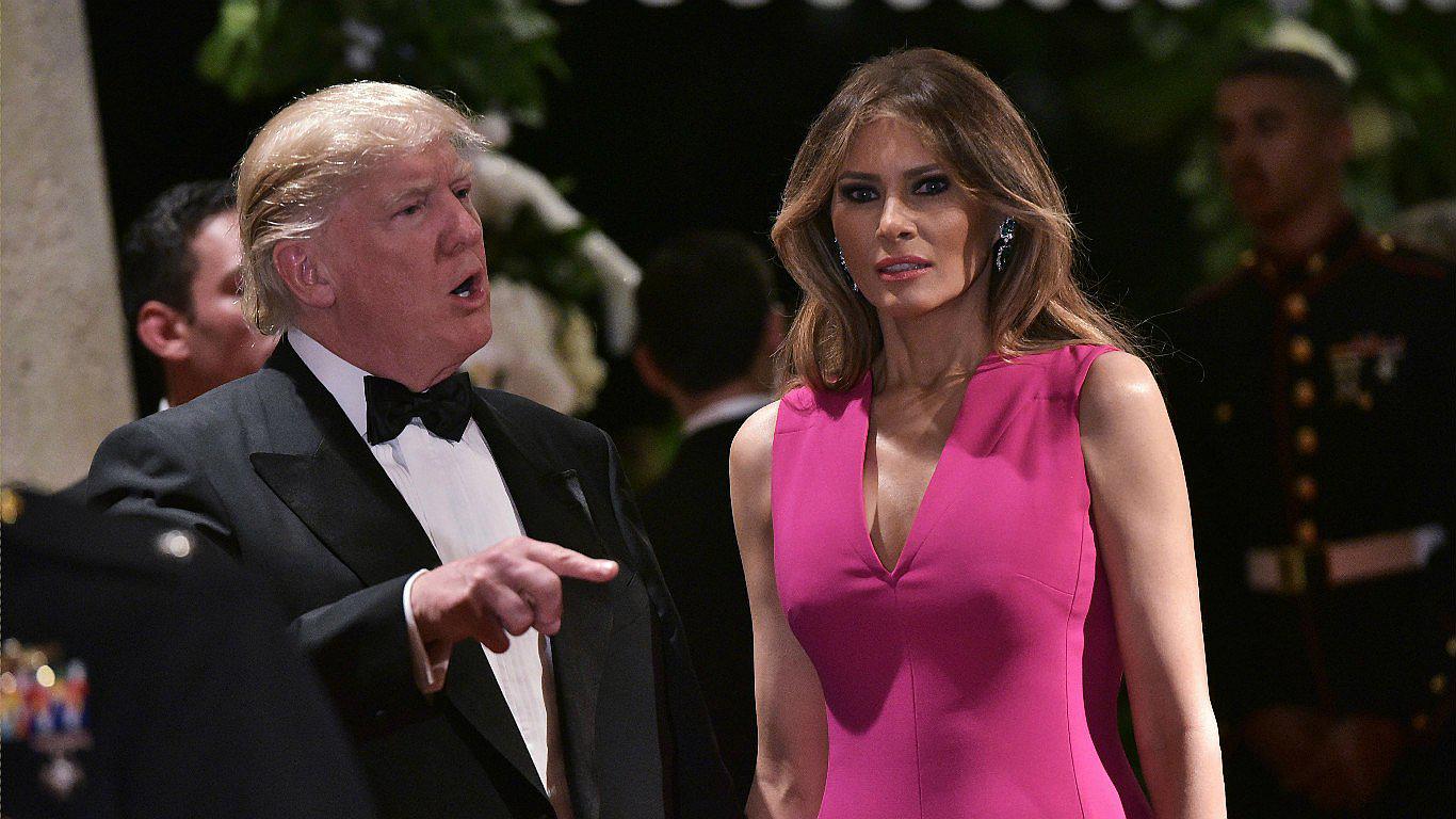 "Salven a Melania", el nuevo viral de internet [FOTOS]