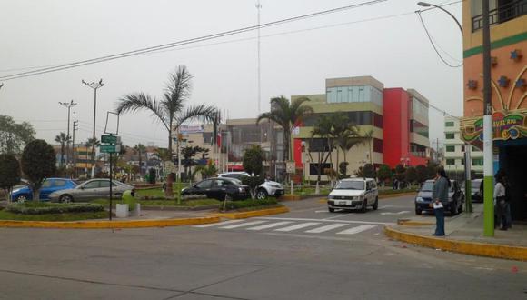 Los Olivos: comienzan reparación de pistas en la avenida Carlos Izaguirre. Foto: Adondevivir