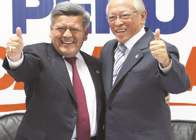 César Acuña: "No quieren que un serrano que tiene plata gobierne el país", afirma Restauración Nacional