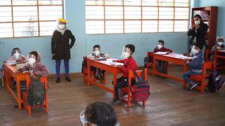 “Es posible un aforo del 100% en aulas”, señala ministro de Educación solo si mejoran las cifras de la pandemia