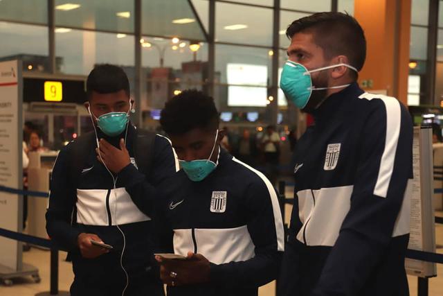 Alianza Lima viajó con mascarillas para evitar contagio de Coronavirus