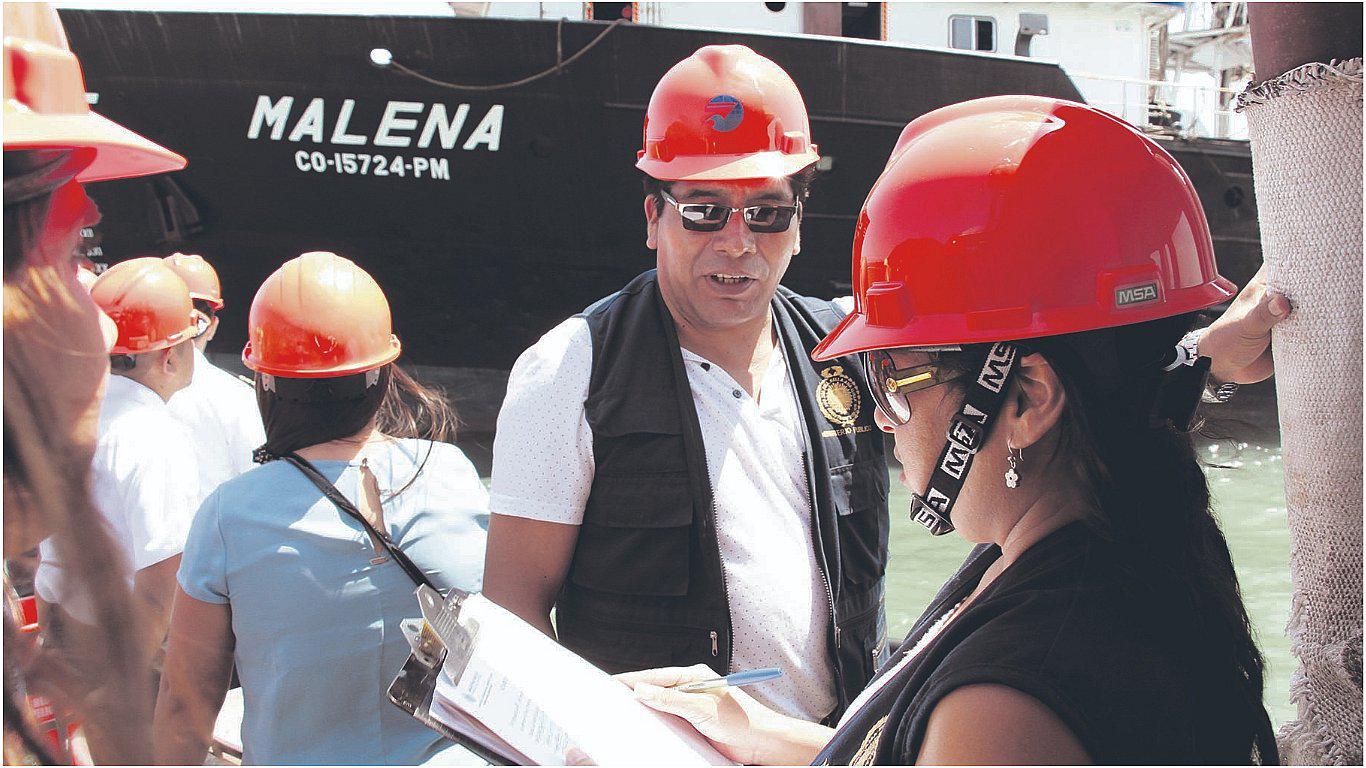 Fiscalía inmoviliza lancha Malena para pesquisas por muerte de ocho tras choque 