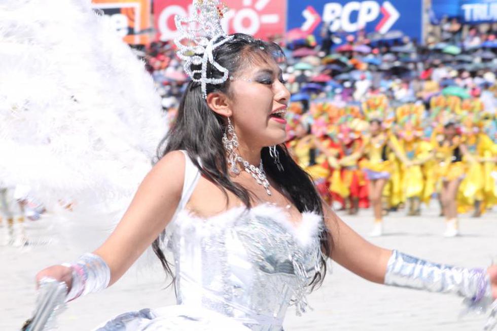 Candelaria: Belleza puneña resalta en traje de luces (FOTOS)