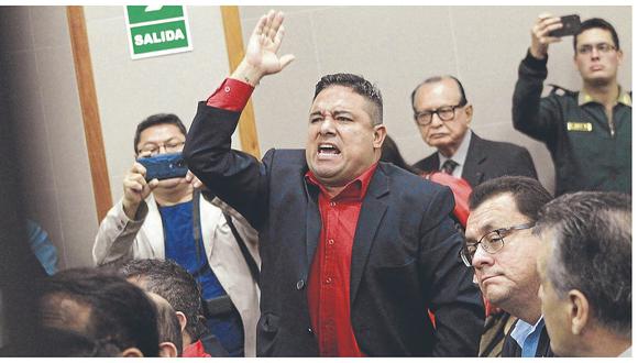 Alcalde de Moche critica a Octavio Salazar y se va (VIDEO)