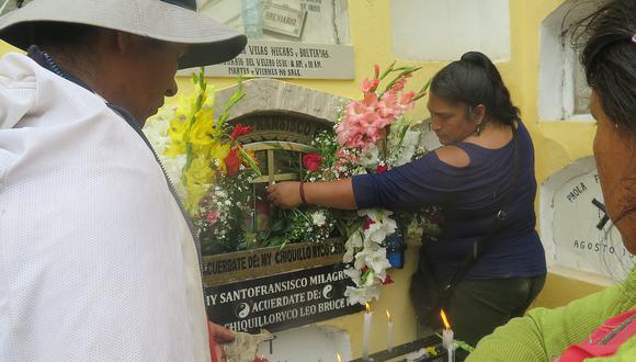 'Santo Francisco' más visitado en cementerio general de Huánuco
