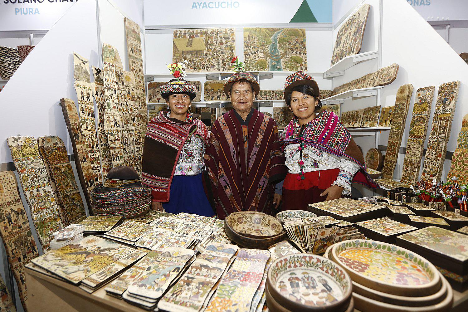 Feria Nacional de Artesanía "De Nuestras Manos" se realizará hasta el 30 de junio 