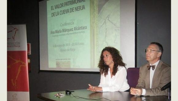 Pareja degüella a arqueóloga directora de un museo en España