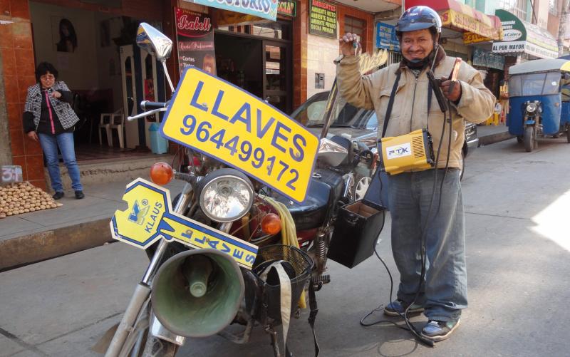 Esta es la cerrajería móvil del rey de las llaves