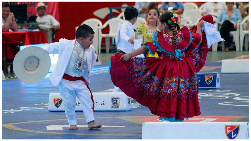 Así se vivió el inicio del Concurso de Marinera (FOTOS Y VIDEO) 