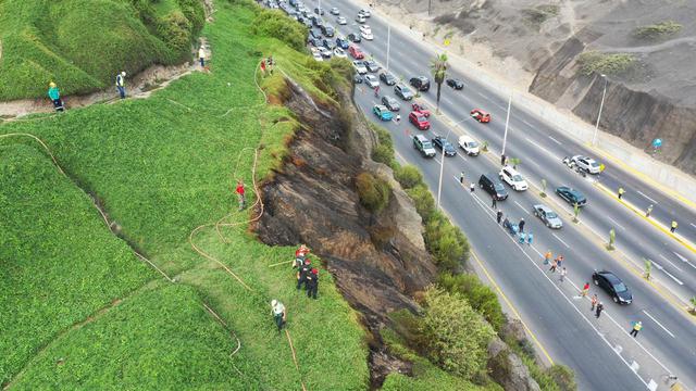 Miraflores: reportan incendio forestal en la Bajada de Armendáriz. Foto: Daniel Apuy/GEC