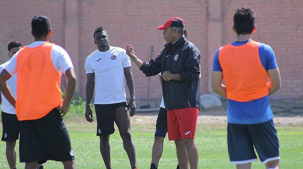 Juan Aurich enfrentará al Barcelona y a Diego Forlán en la "Noche Amarilla"