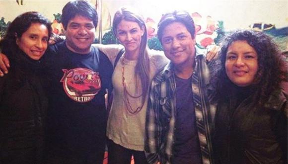 Anahí de Cárdenas con el actor que lamentablemente falleció a causa del coronavirus y sus colegas. Foto: Instagram