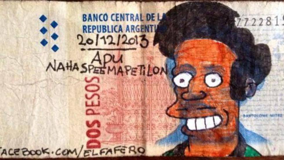 Se burlan de la inflación en Argentina creando billetes de Alf, Batman y Los Simpsons