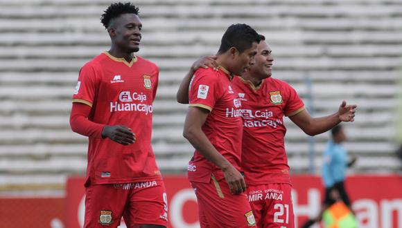 Con 10 hombres, Huancayo logró voltear el partido. / Fotos: Adrian Zorrilla