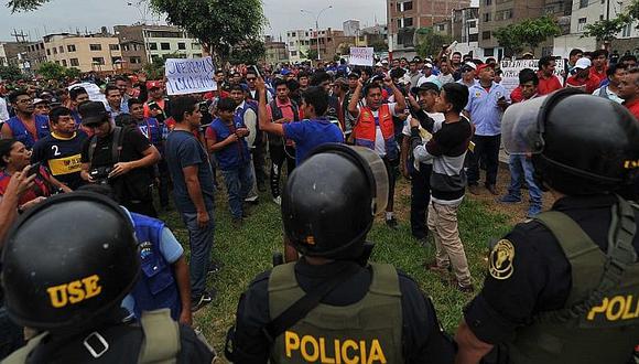 Cuatro mil mototaxistas protestan contra ordenanza municipal que permite ingreso de nuevos choferes en SMP (FOTOS)