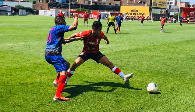 El equipo de Nolberto Solano goleó sin problemas a los Agremiados. (Foto: Safap)