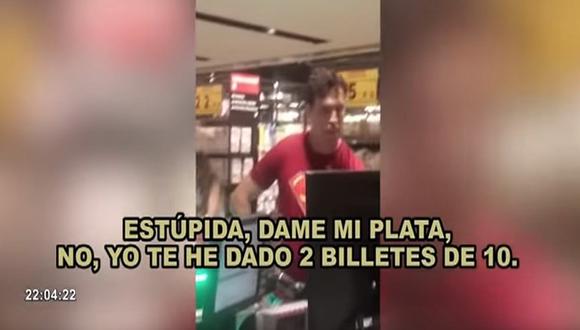 Hombre agrede con insultos racistas a cajera en conocido supermercado (VIDEO)
