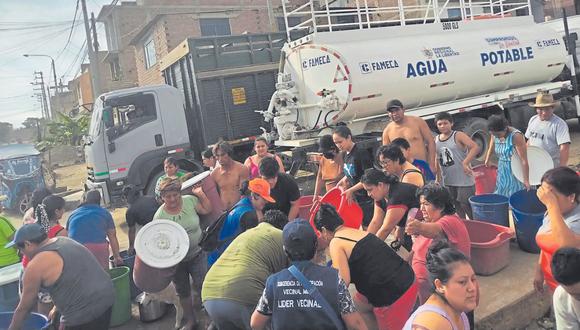 Desde el Gobierno Regional de La Libertad dicen que el domingo se reparará el canal madre que  lleva agua a la planta de tratamiento y los afectados piden más ayuda.