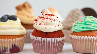 Rápido y fácil: Aprende a preparar un riquísimo cupcake de maracuyá