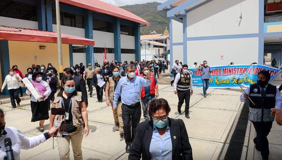 Ministro de Educación en Huánuco, Rosendo Serna, supervisó ambientes de colegio Leoncio Prado/Foto: GRH
