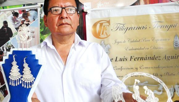 Jorge Luis Fernández Aguirre es un especialista en este arte de la filigrana en Catacaos.