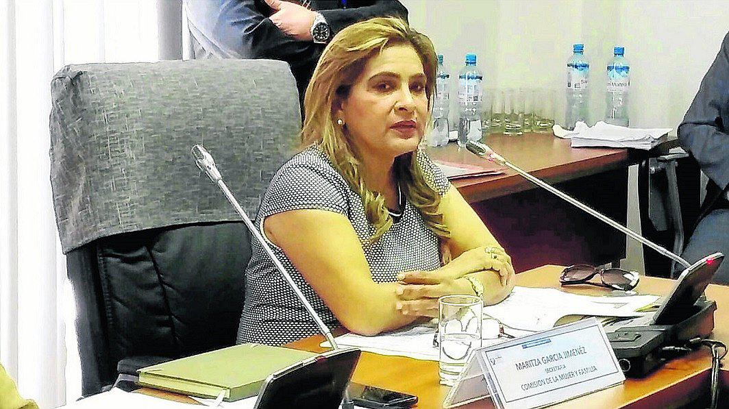 La Universidad Nacional de Piura aprueba retirar grados y títulos a la congresista García