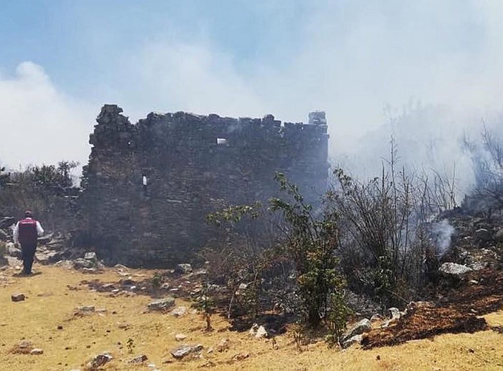 Incendio forestal afecta muros de complejo Marcahuamachuco (VIDEO Y FOTO) 