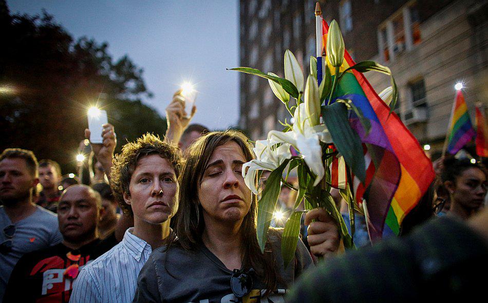  Tiroteo en Orlando: Velas, lágrimas y canto en vigilia por víctimas