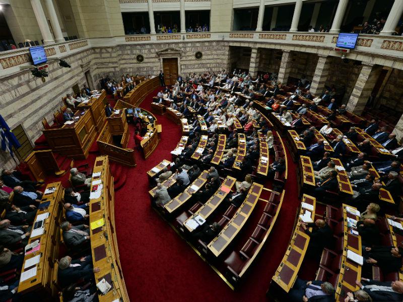 Grecia: parlamento aprueba segundo paquetes de medidas