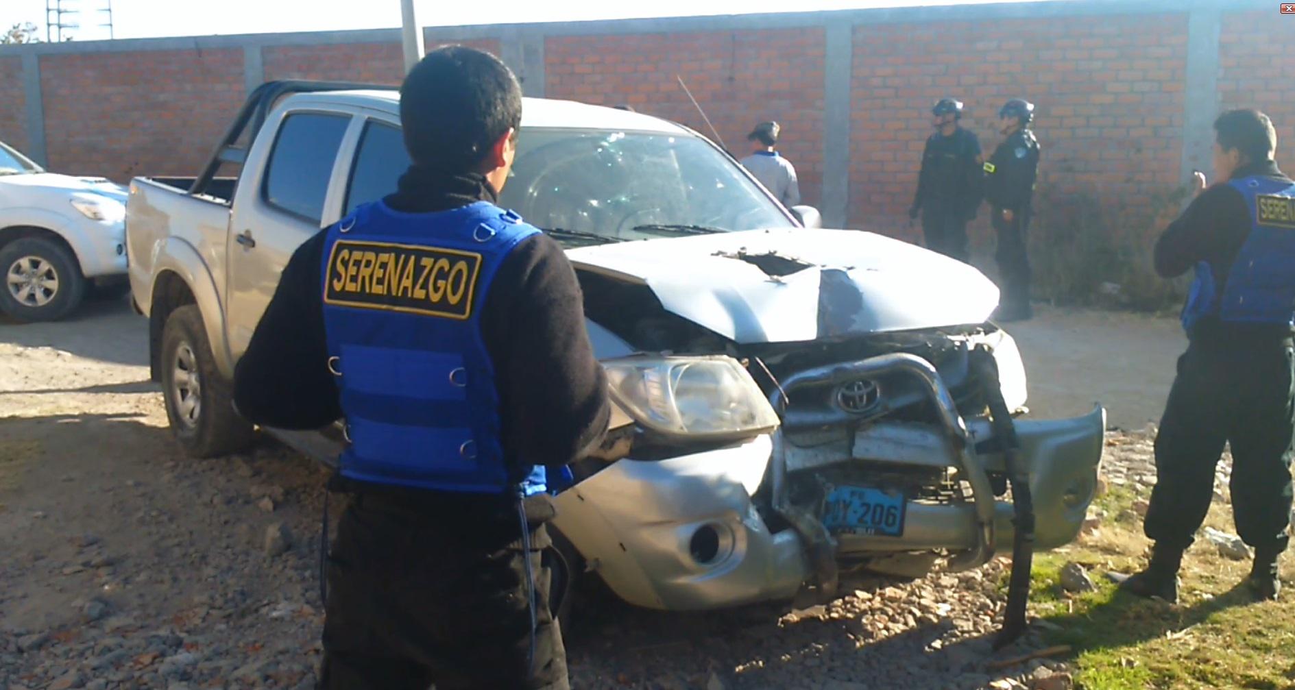 Chocan camioneta de Ejército Peruano