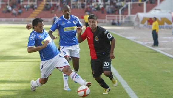 Melgar goleó 3-0 a Unión Comercio y quedó a un tris de la Sudamericana
