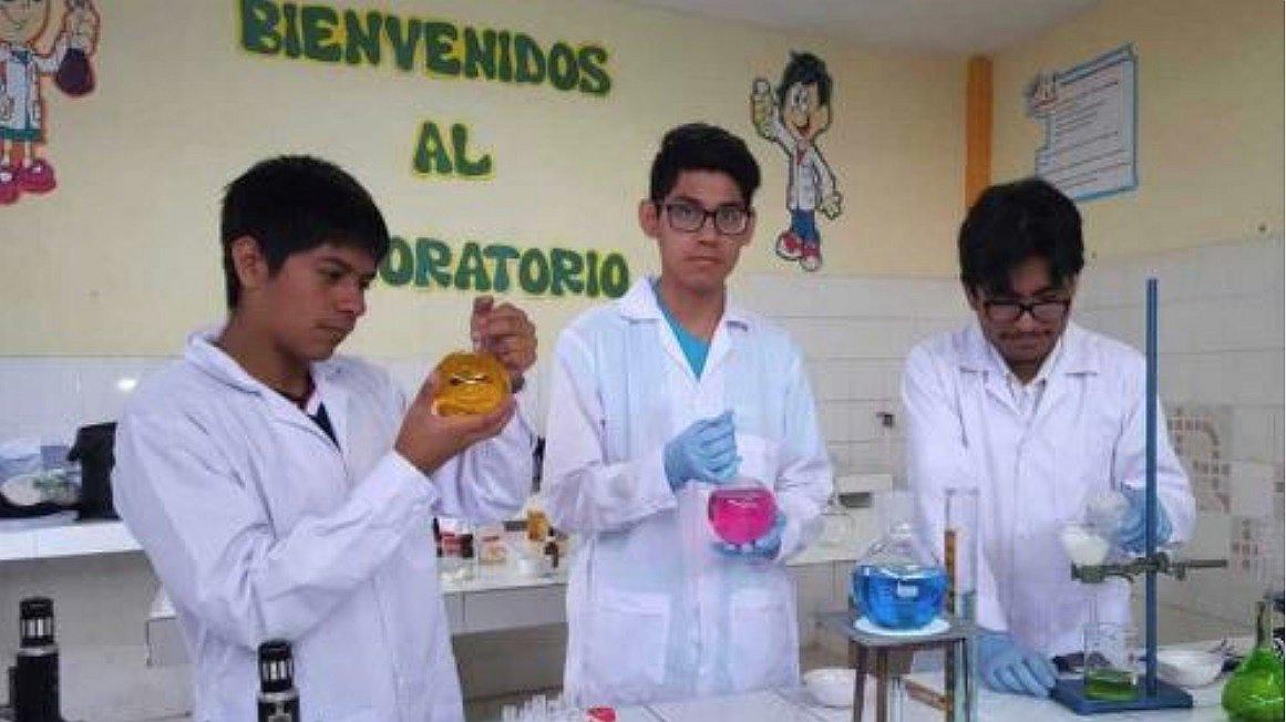 Escolares peruanos ganan dos medallas de oro en Olimpiada Iberoamericana de Química
