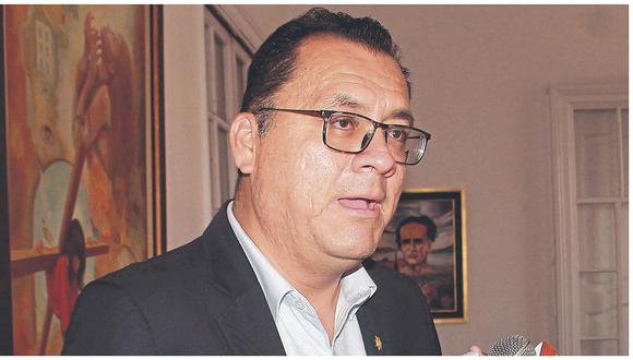 Greco Quiroz cuestiona que al evento, al que asistirán autoridades de Ascope, también fuera invitado Óscar Acuña Peralta, responsable político regional apepista.