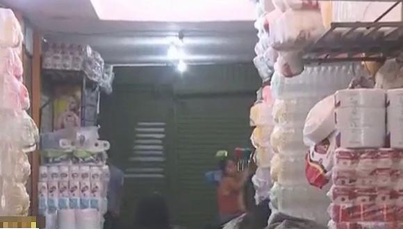 Delincuentes roban 70 mil soles de mercado Ateca en VMT (VIDEO)