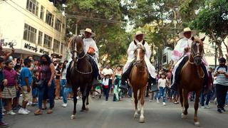 Piuranos disfrutaron de la tradicional cabalgata de los Reyes Magos