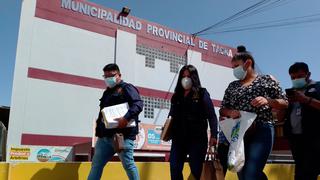 Regidores del municipio provincial de Tacna desfilan ante la Fiscalía Anticorrupción