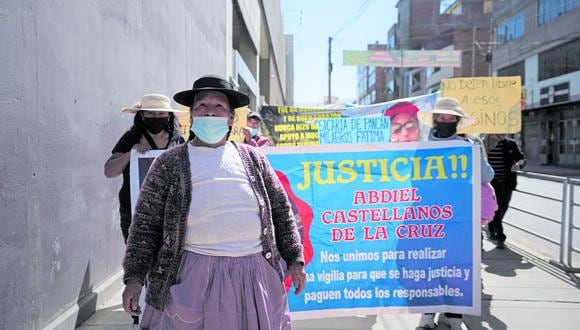 Familia de Abdiel Castellanos de la Cruz marchan exigiendo justicia