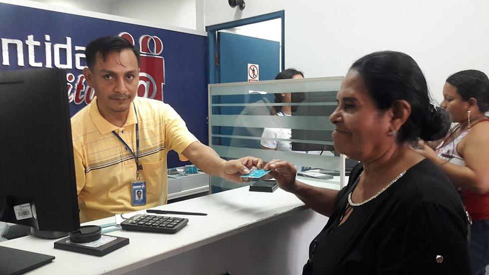 Largas colas en Reniec para recoger DNI en Tumbes (VIDEO) 