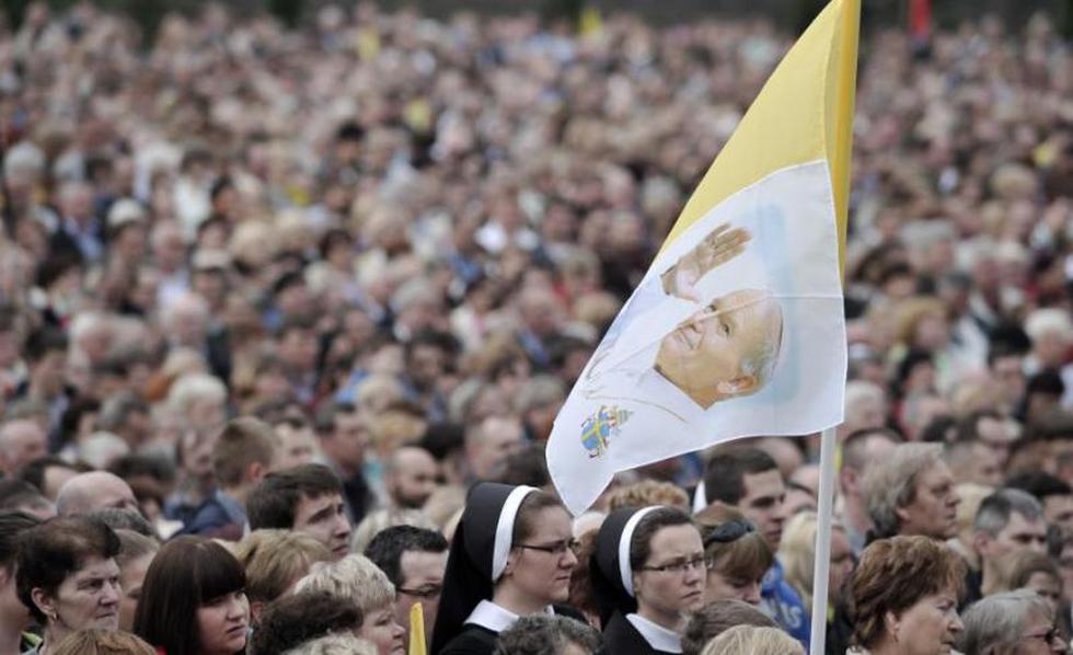 Juan Pablo II y Juan XXIII fueron proclamados santos (FOTOS)