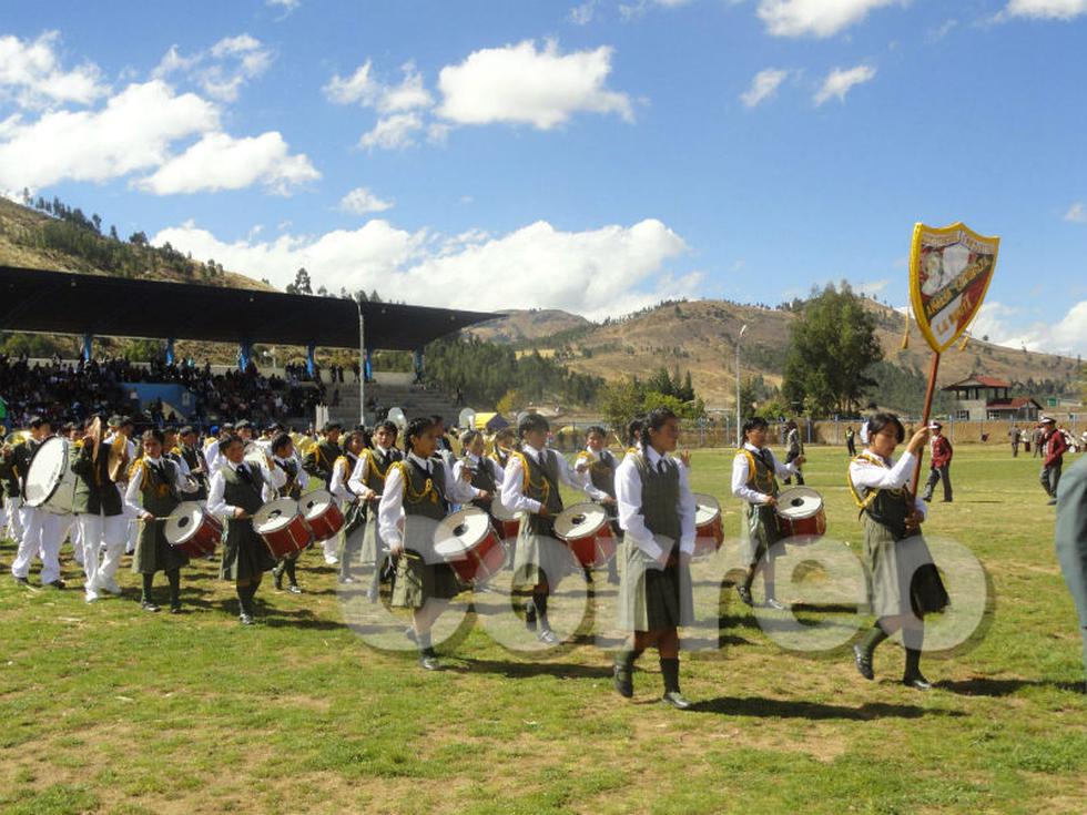 Bandas escolares se lucen en concurso de música (FOTOS)