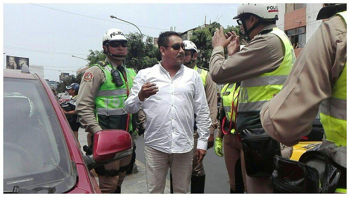 Chofer es intervenido por faltarle el respeto a una agente de tránsito (VIDEO) 